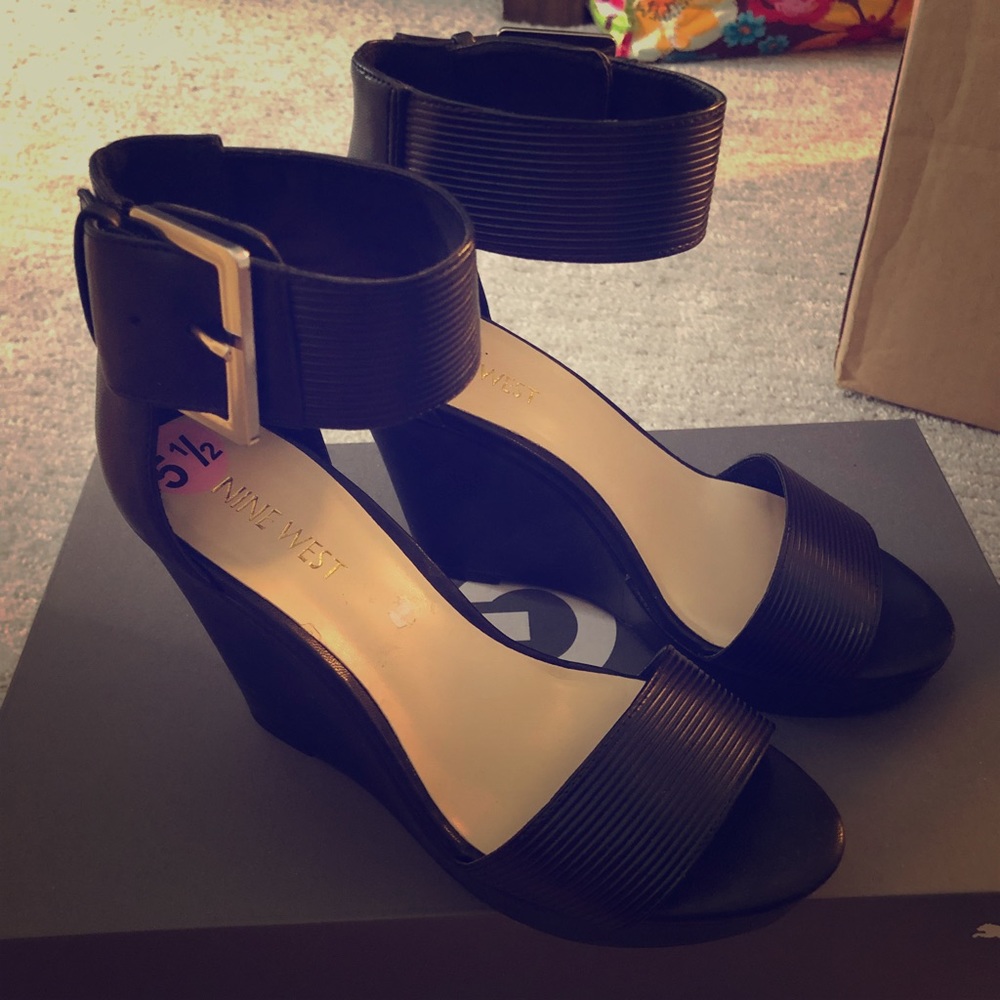 NINE WEST Strap Wedges
